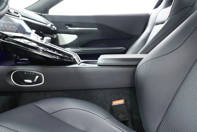 2025 Aston Martin V8 Vantage (2019+) - Image 26 of 31
