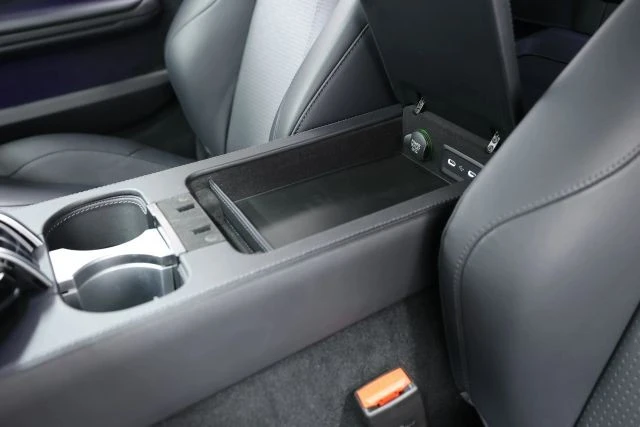 2025 Aston Martin V8 Vantage (2019+) - Image 22 of 31