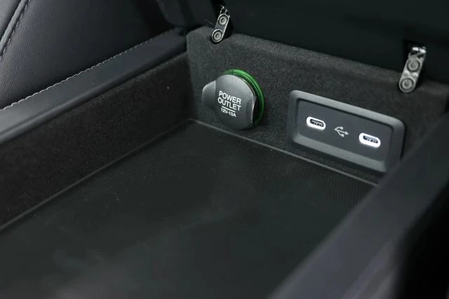 2025 Aston Martin V8 Vantage (2019+) - Image 23 of 31