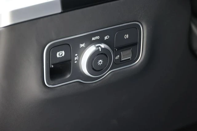 2025 Aston Martin V8 Vantage (2019+) - Image 29 of 31