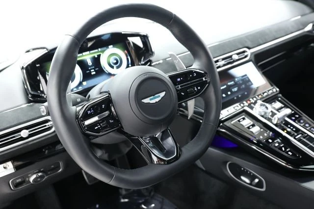 2025 Aston Martin V8 Vantage (2019+) - Image 30 of 31