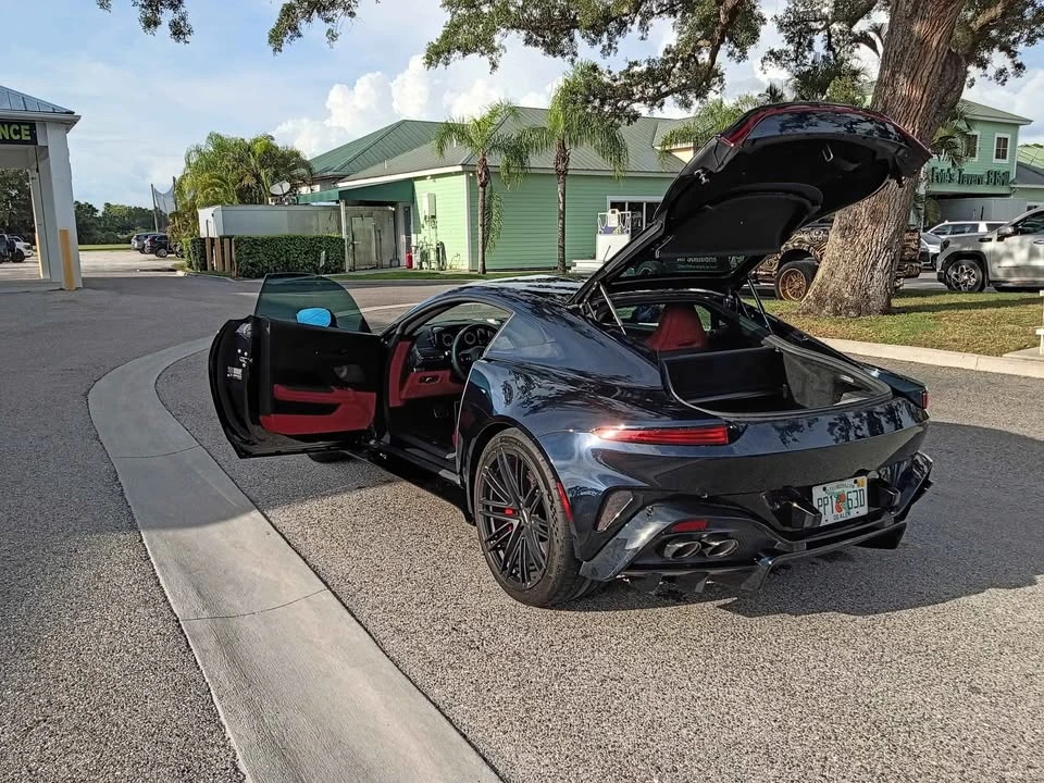 2025 Aston Martin V8 Vantage (2019+) - Image 12 of 17