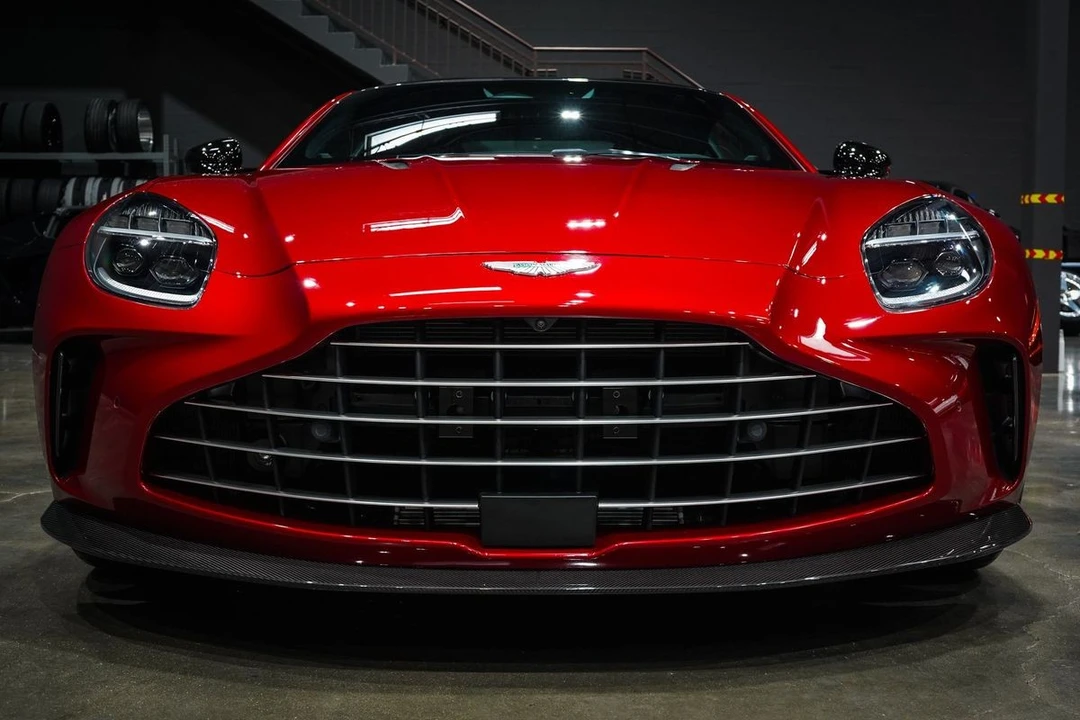 2025 Aston Martin V8 Vantage (2019+) - Image 8 of 21