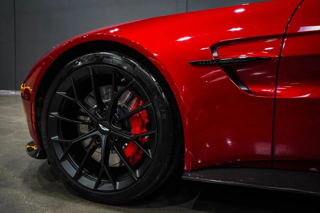 2025 Aston Martin V8 Vantage (2019+) - Image 18 of 21