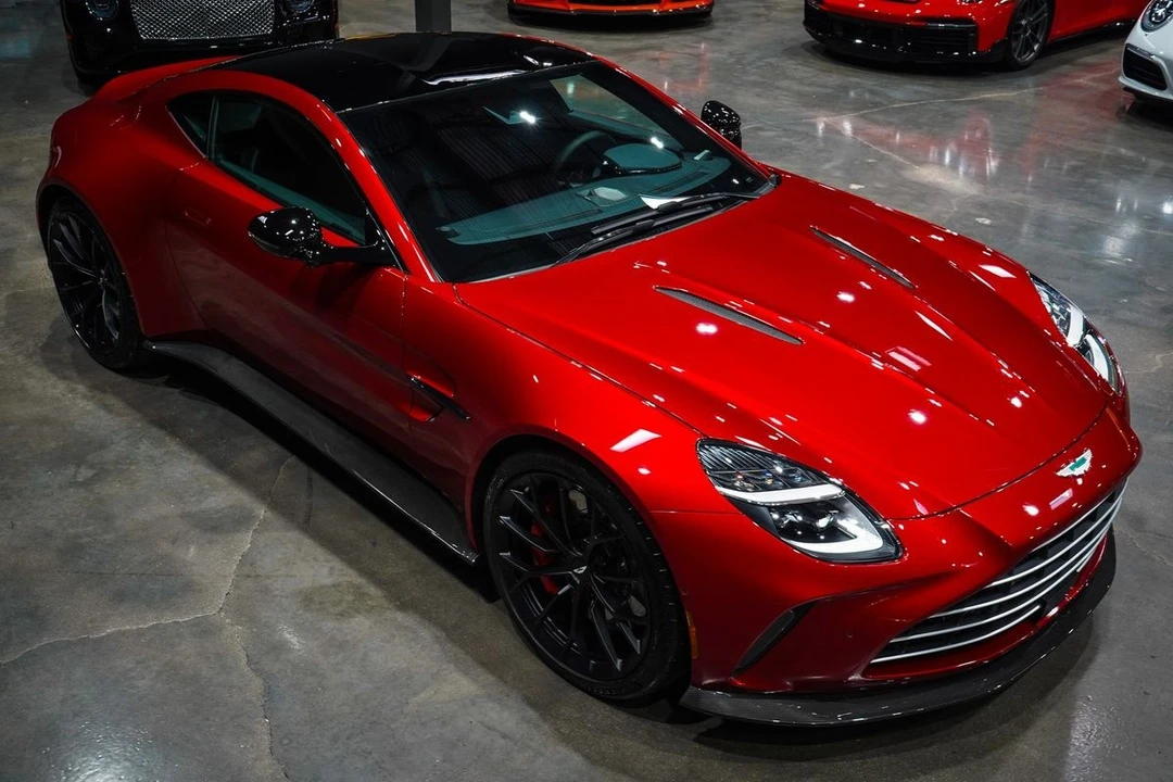 2025 Aston Martin V8 Vantage (2019+) - Image 17 of 21