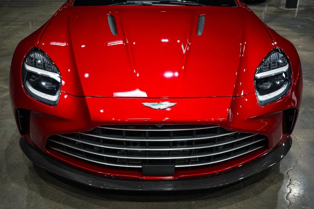 2025 Aston Martin V8 Vantage (2019+) - Image 9 of 21
