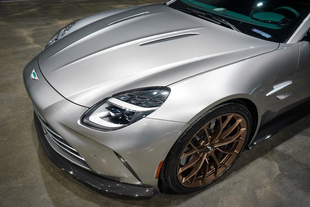 2025 Aston Martin V8 Vantage (2019+) - Image 11 of 21