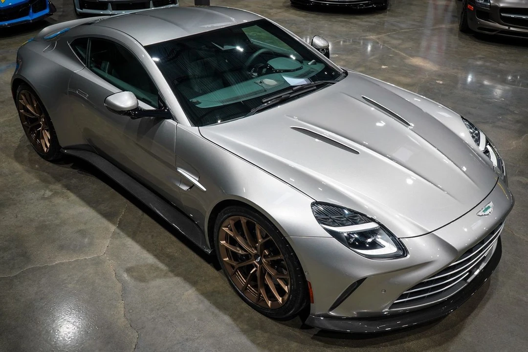 2025 Aston Martin V8 Vantage (2019+) - Image 17 of 21