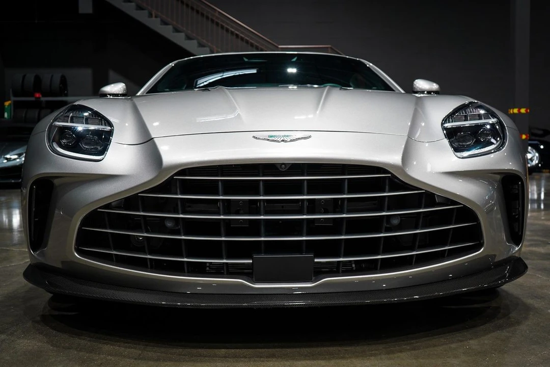 2025 Aston Martin V8 Vantage (2019+) - Image 8 of 21