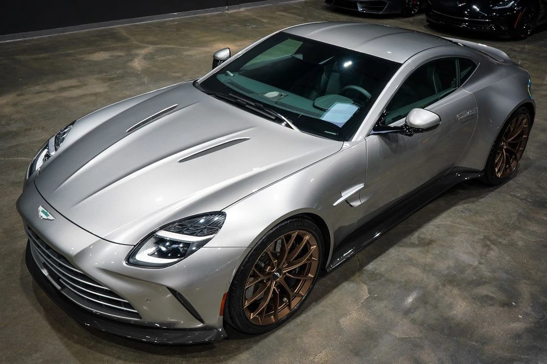 2025 Aston Martin V8 Vantage (2019+) - Image 14 of 21