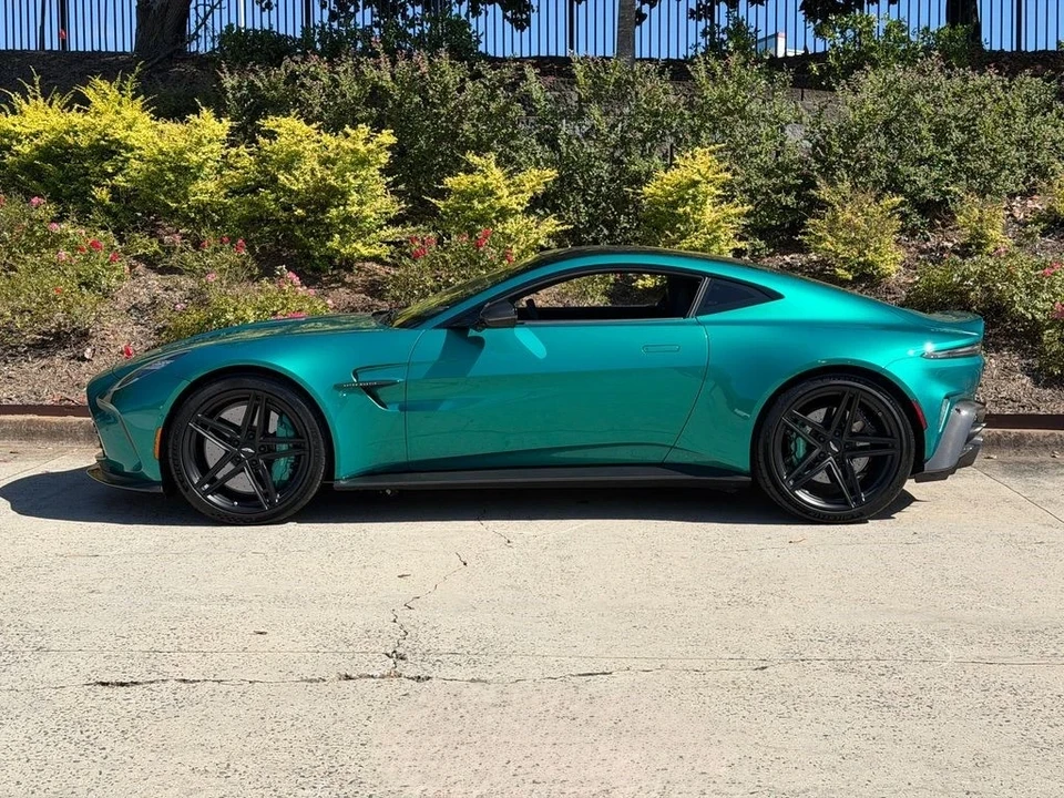 2025 Aston Martin V8 Vantage (2019+) - Image 2 of 21
