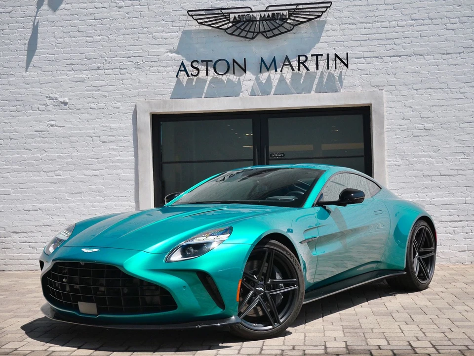 2025 Aston Martin V8 Vantage (2019+) - Image 18 of 26