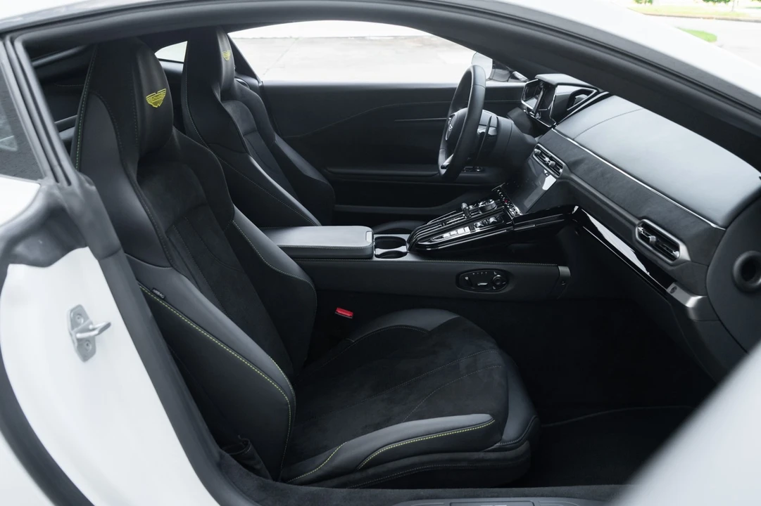 2025 Aston Martin Vantage - Image 18 of 31