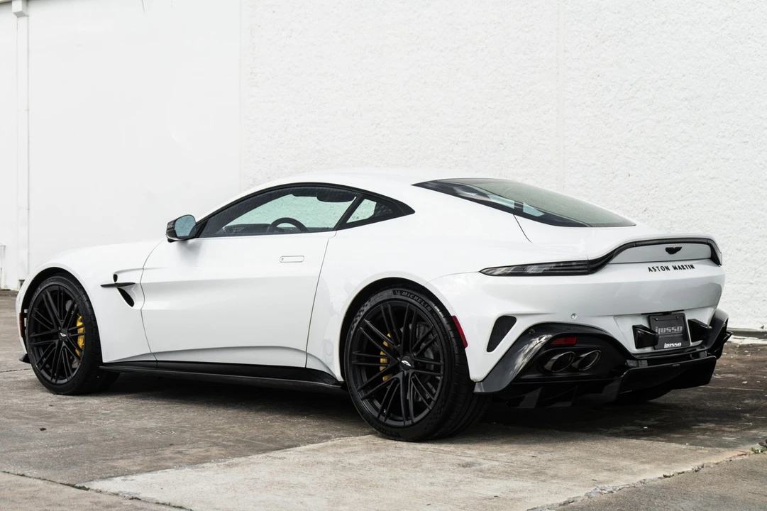 2025 Aston Martin Vantage - Image 7 of 31
