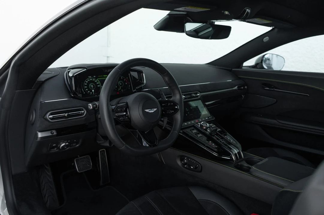 2025 Aston Martin Vantage - Image 8 of 31