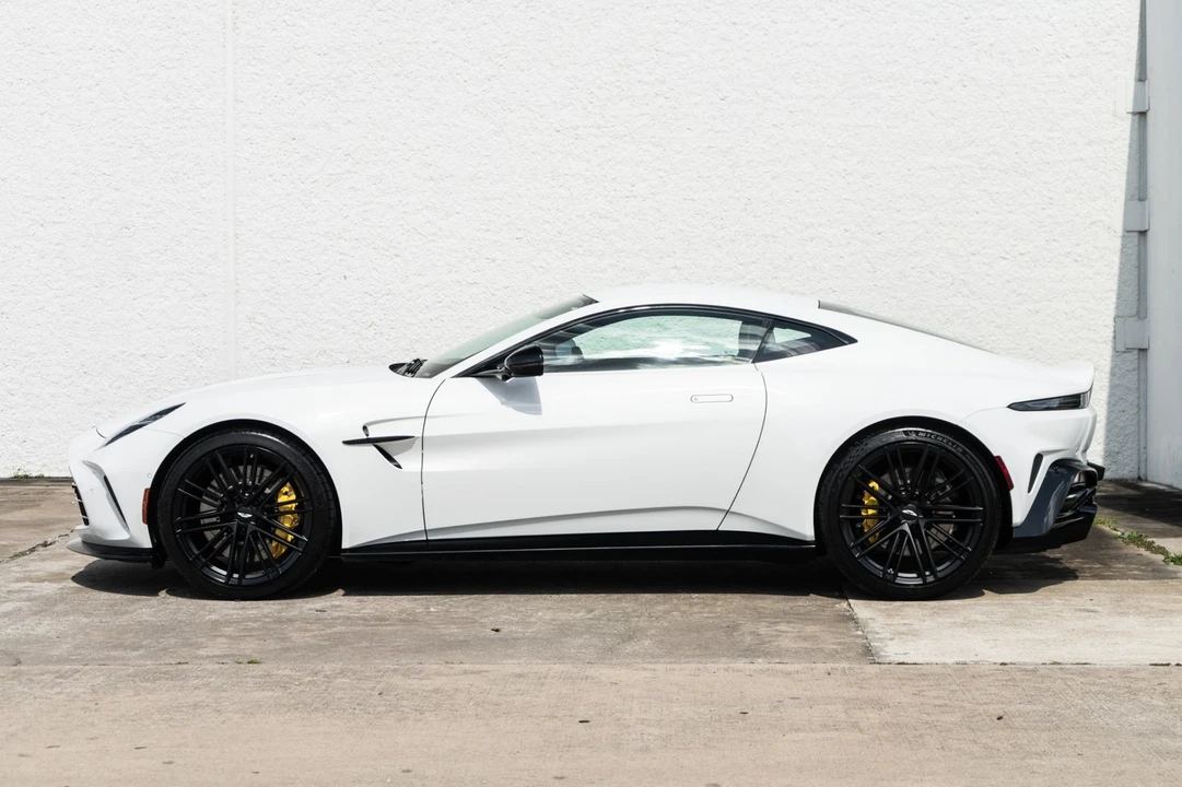 2025 Aston Martin Vantage - Image 6 of 31