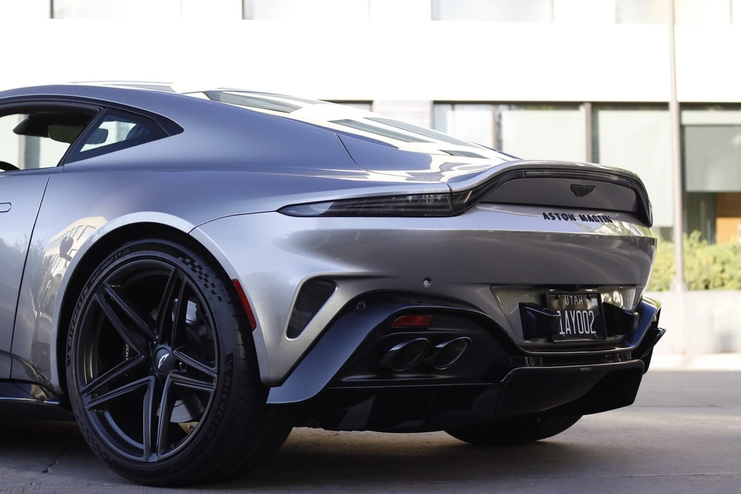 2025 Aston Martin V8 Vantage (2019+) - Image 13 of 31