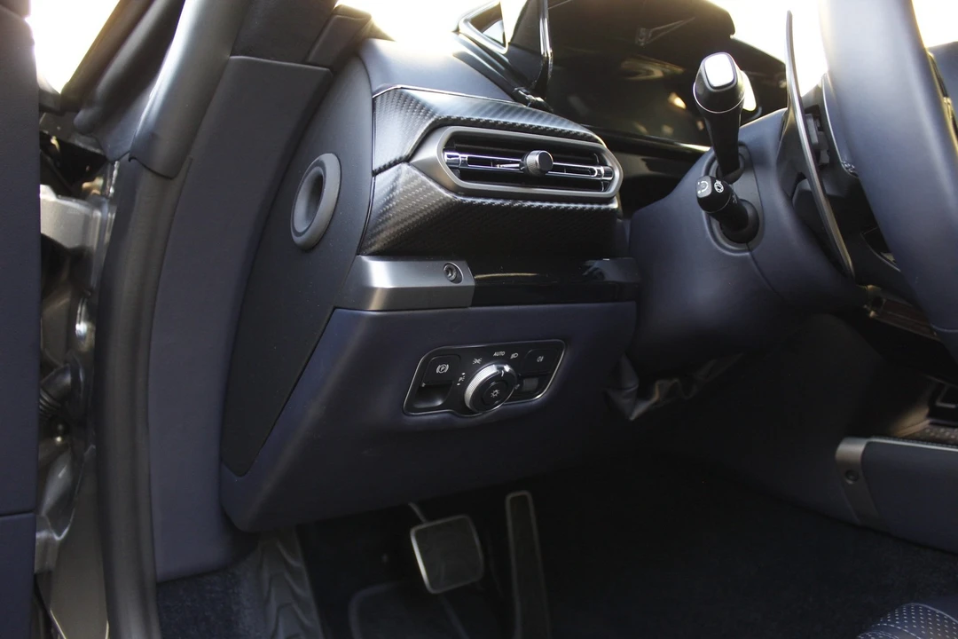 2025 Aston Martin V8 Vantage (2019+) - Image 28 of 31