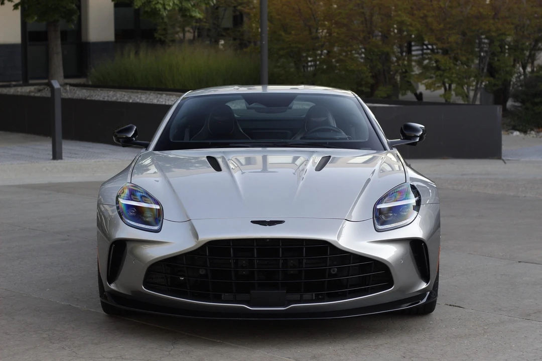 2025 Aston Martin V8 Vantage (2019+) - Image 5 of 31