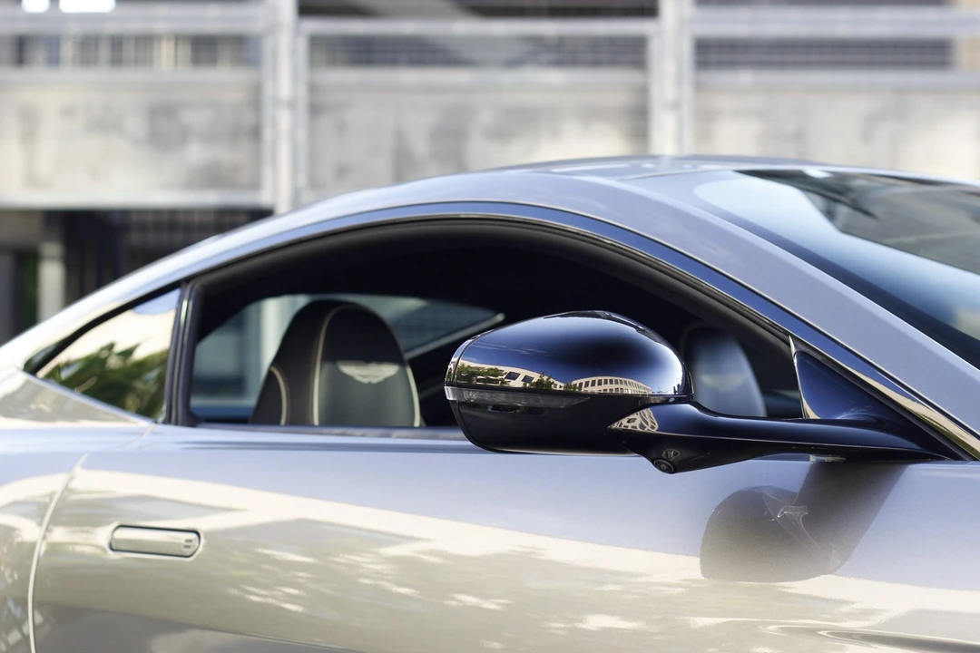 2025 Aston Martin V8 Vantage (2019+) - Image 18 of 31