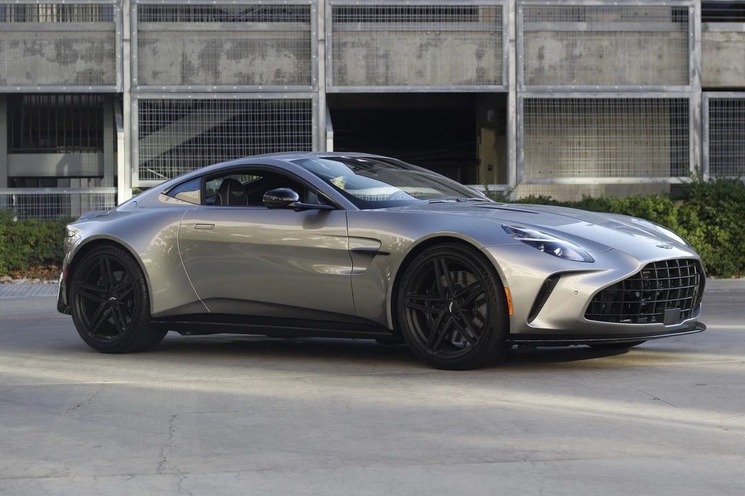 2025 Aston Martin V8 Vantage (2019+) - Image 6 of 31