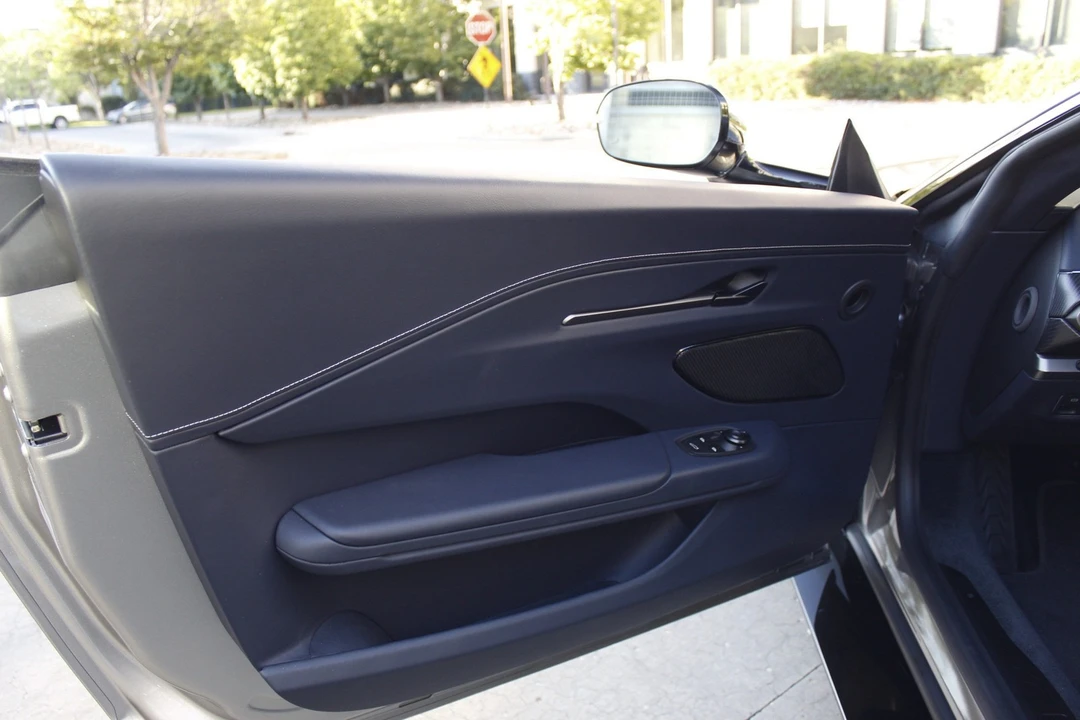 2025 Aston Martin V8 Vantage (2019+) - Image 27 of 31