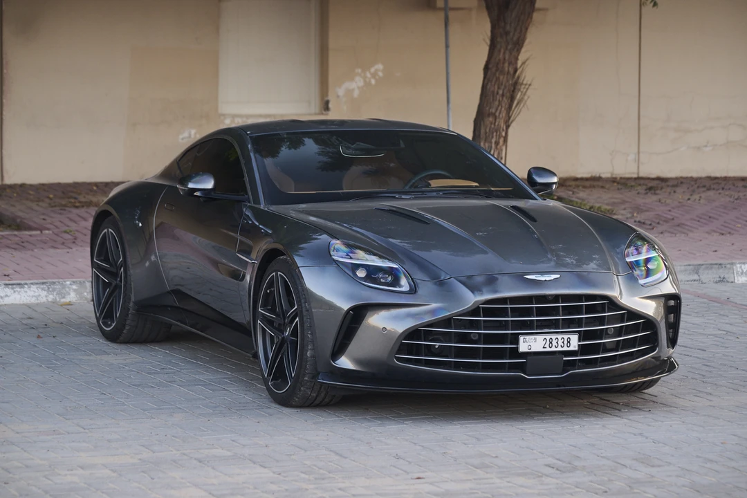 2025 Aston Martin Vantage - Image 18 of 31