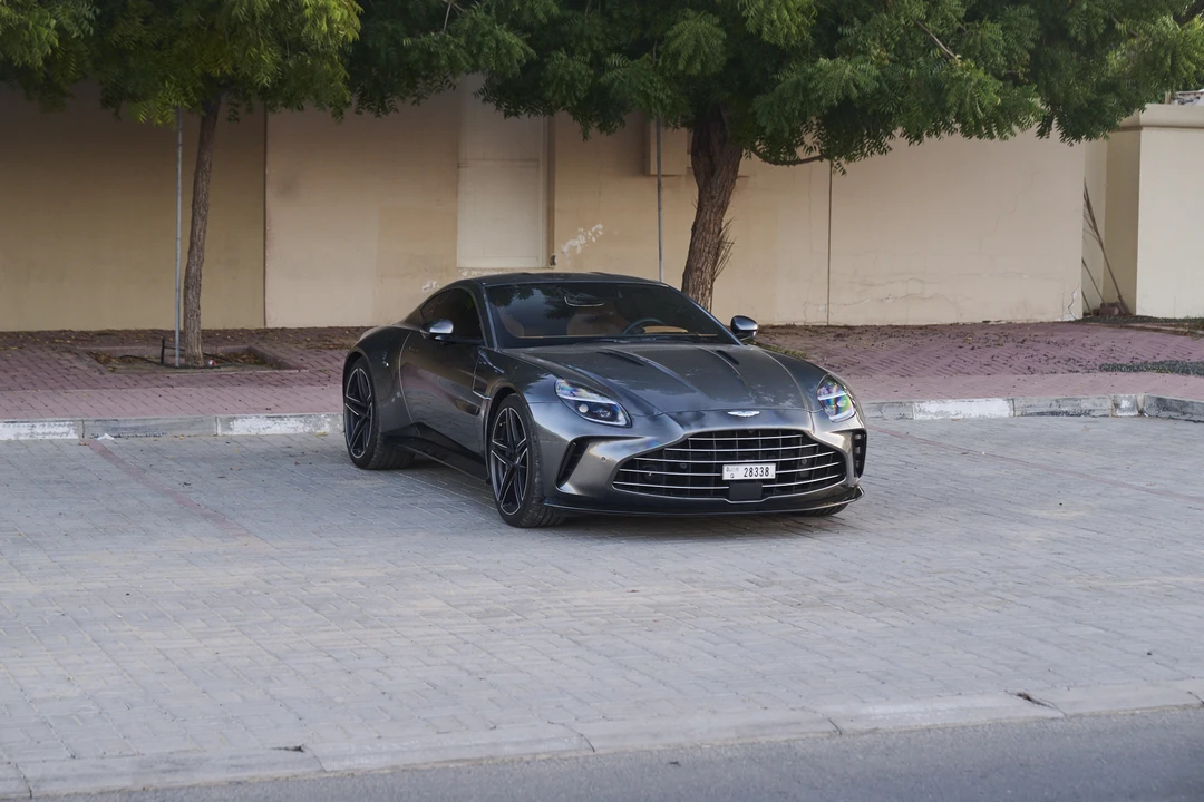 2025 Aston Martin Vantage - Image 19 of 31