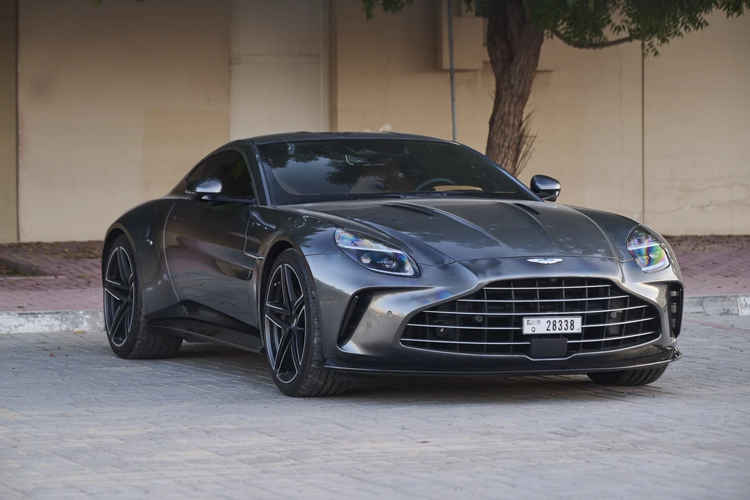 2025 Aston Martin Vantage - Image 9 of 31