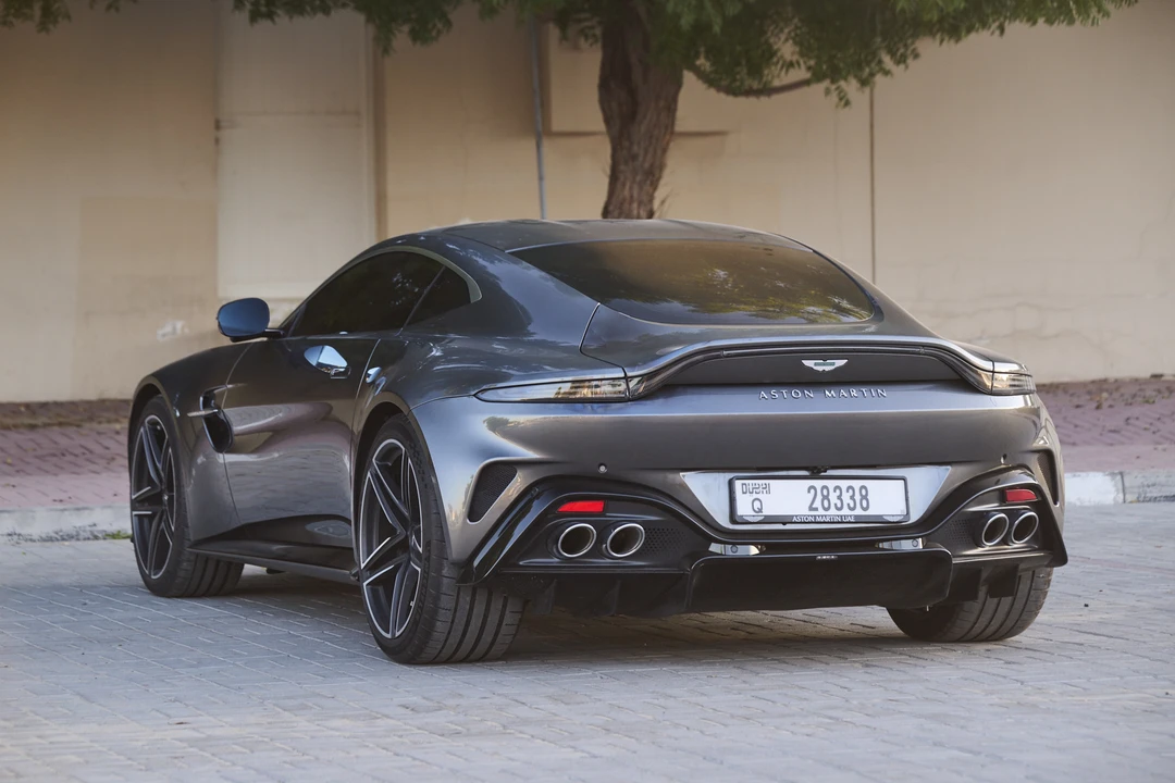 2025 Aston Martin Vantage - Image 5 of 31