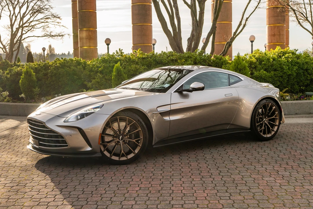 2025 Aston Martin V8 Vantage (2019+) - Image 28 of 31