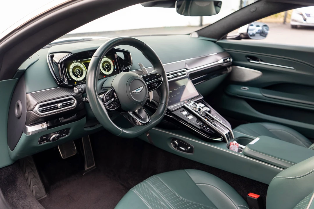 2025 Aston Martin V8 Vantage (2019+) - Image 2 of 31