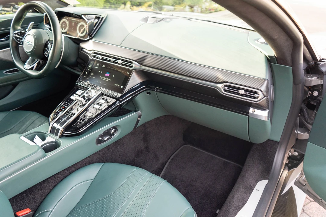 2025 Aston Martin V8 Vantage (2019+) - Image 21 of 31