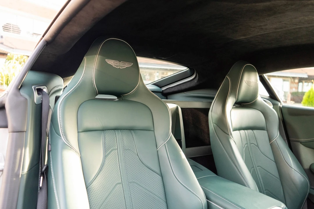 2025 Aston Martin V8 Vantage (2019+) - Image 25 of 31