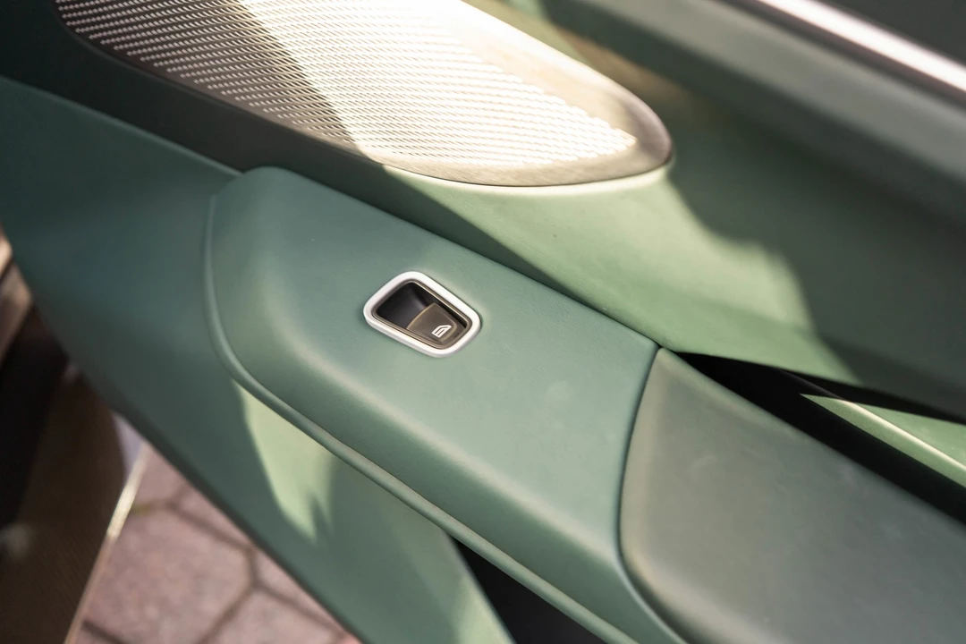 2025 Aston Martin V8 Vantage (2019+) - Image 24 of 31