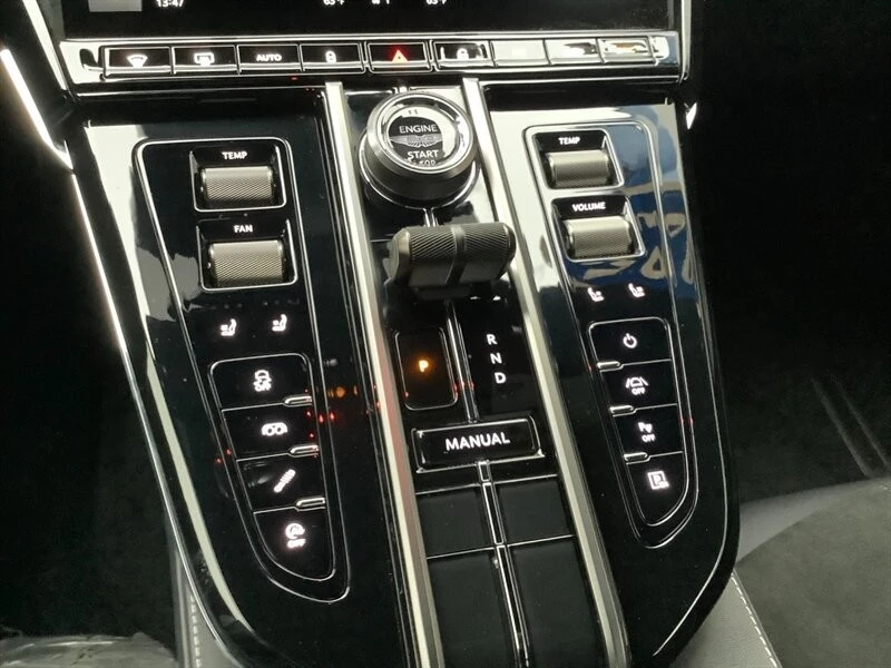2025 Aston Martin V8 Vantage (2019+) - Image 12 of 20