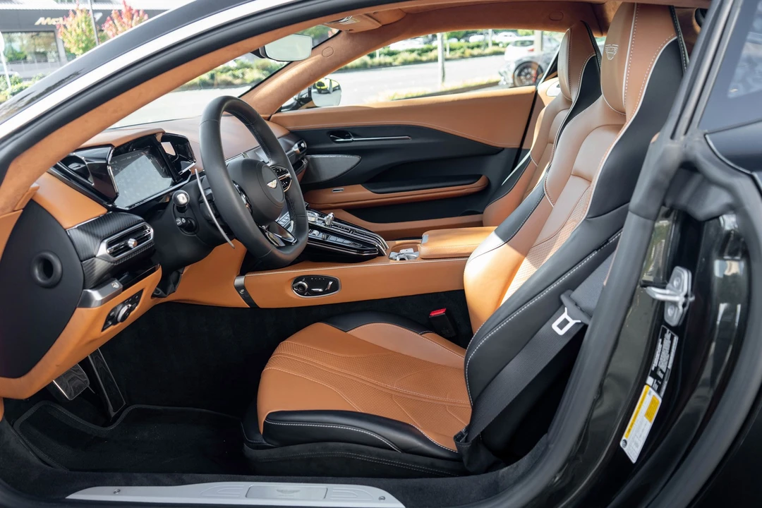 2025 Aston Martin V8 Vantage (2019+) - Image 10 of 21