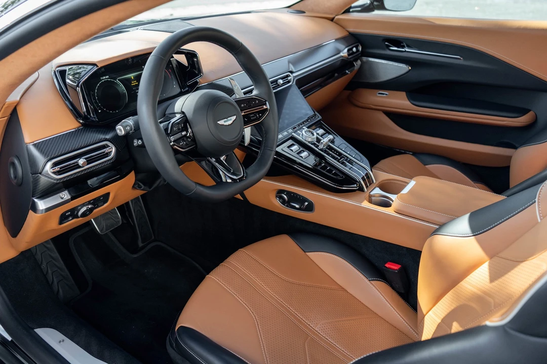 2025 Aston Martin V8 Vantage (2019+) - Image 2 of 21