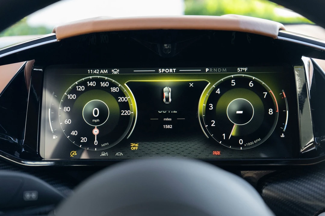 2025 Aston Martin V8 Vantage (2019+) - Image 14 of 21
