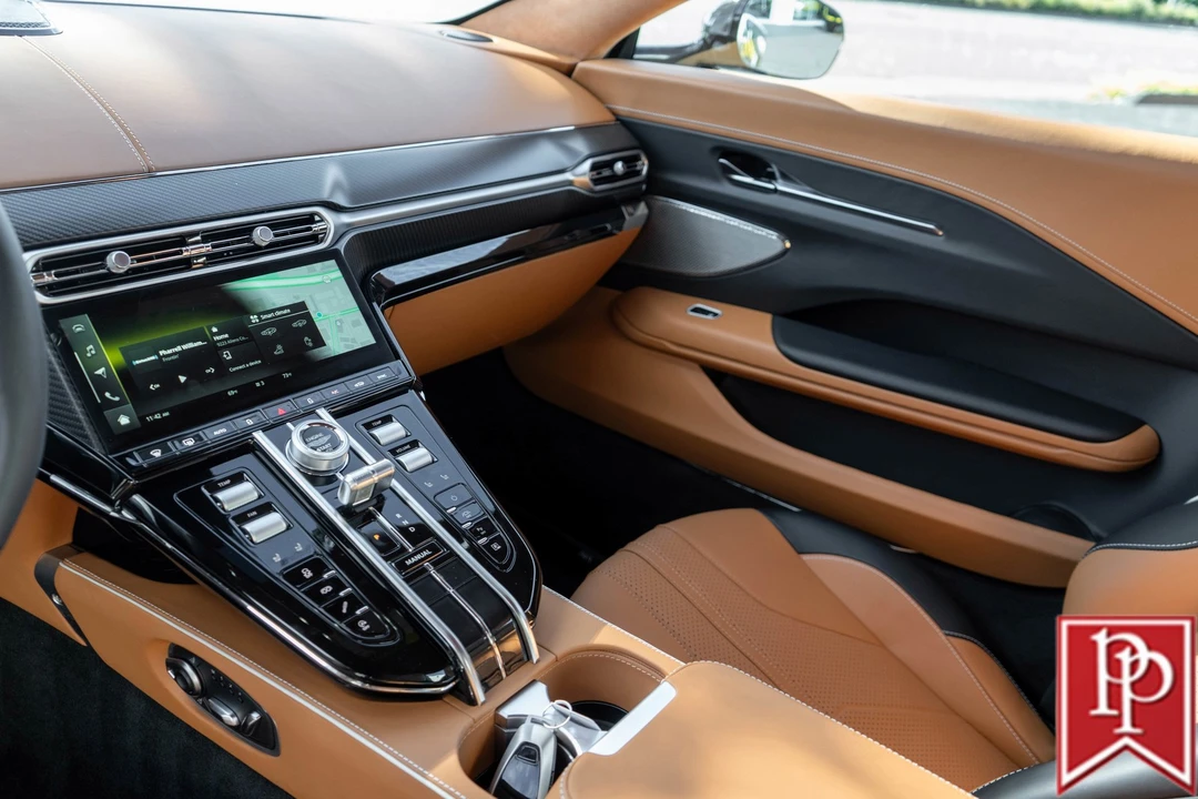 2025 Aston Martin V8 Vantage (2019+) - Image 8 of 21