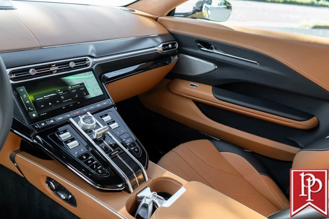 2025 Aston Martin V8 Vantage (2019+) - Image 8 of 21