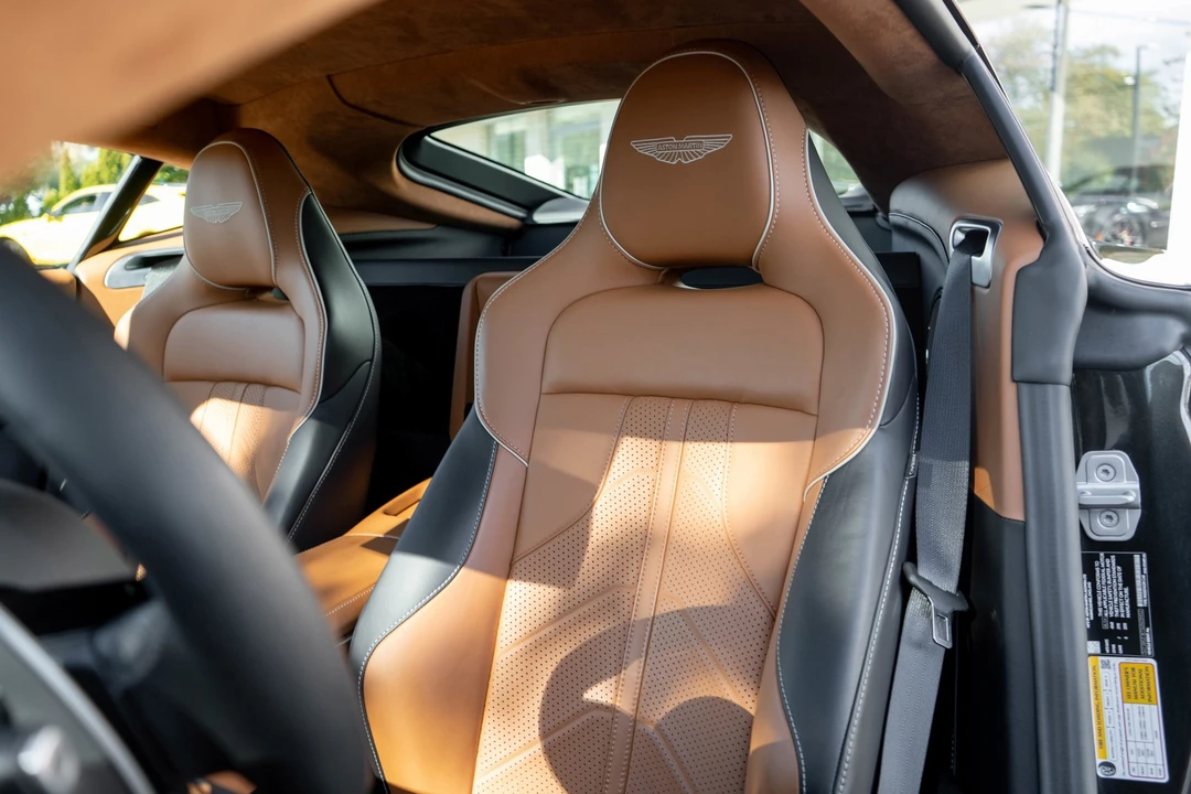 2025 Aston Martin V8 Vantage (2019+) - Image 4 of 21
