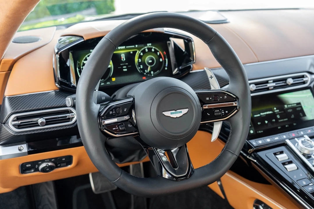 2025 Aston Martin V8 Vantage (2019+) - Image 9 of 21