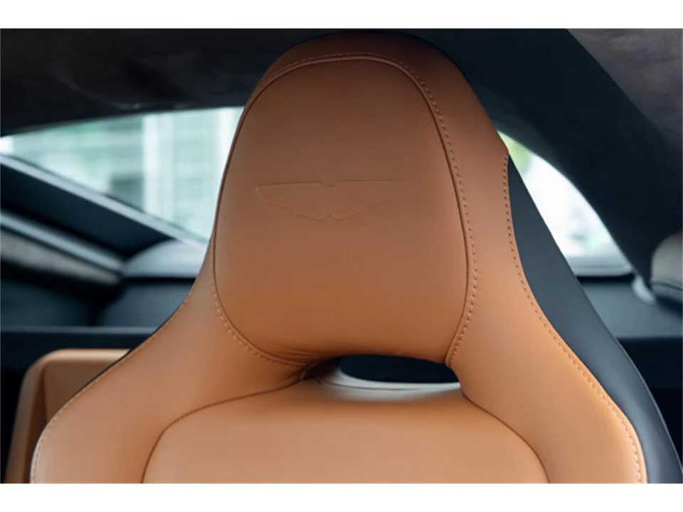 2025 Aston Martin V8 Vantage (2019+) - Image 11 of 12