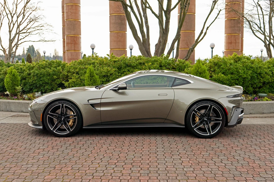 2025 Aston Martin V8 Vantage (2019+) - Image 28 of 31