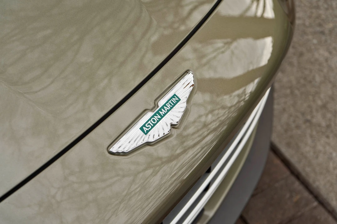 2025 Aston Martin V8 Vantage (2019+) - Image 30 of 31