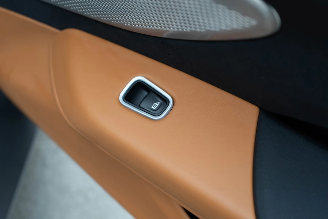 2025 Aston Martin Vantage - Image 22 of 31