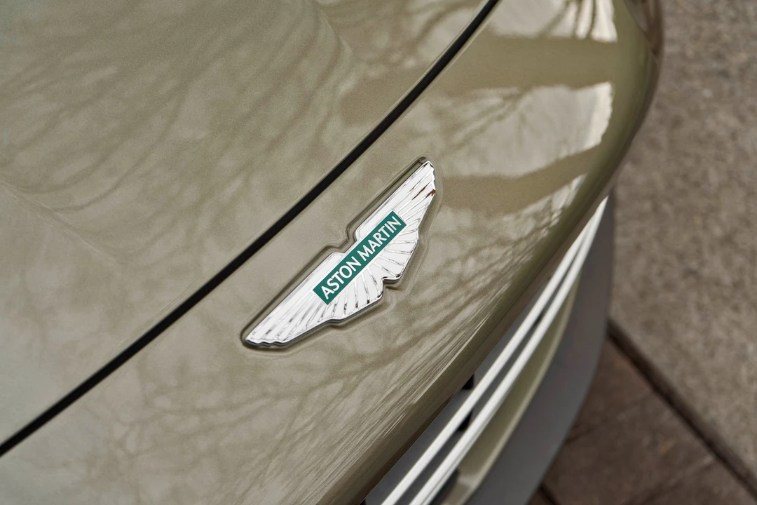 2025 Aston Martin Vantage - Image 30 of 31