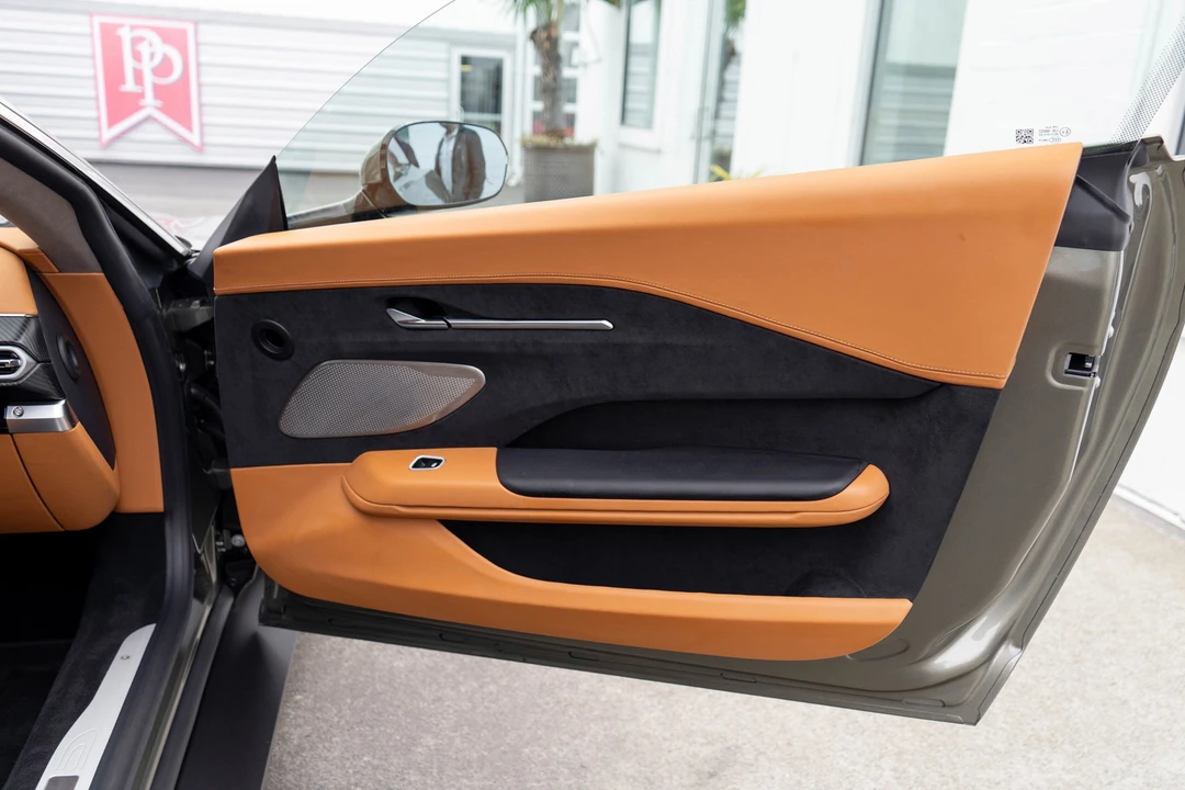 2025 Aston Martin V8 Vantage (2019+) - Image 21 of 31