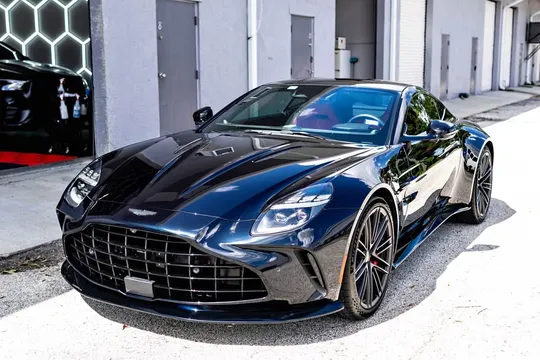 2025 Aston Martin Vantage V8 Coupe 2D
